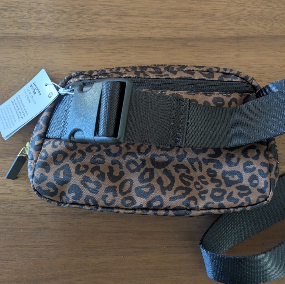 NWT Lululemon Everywhere Belt Bag 1L In Leopard - Picture 5 of 6